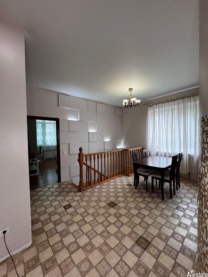 3-комн квартира Есаульская , 58/1