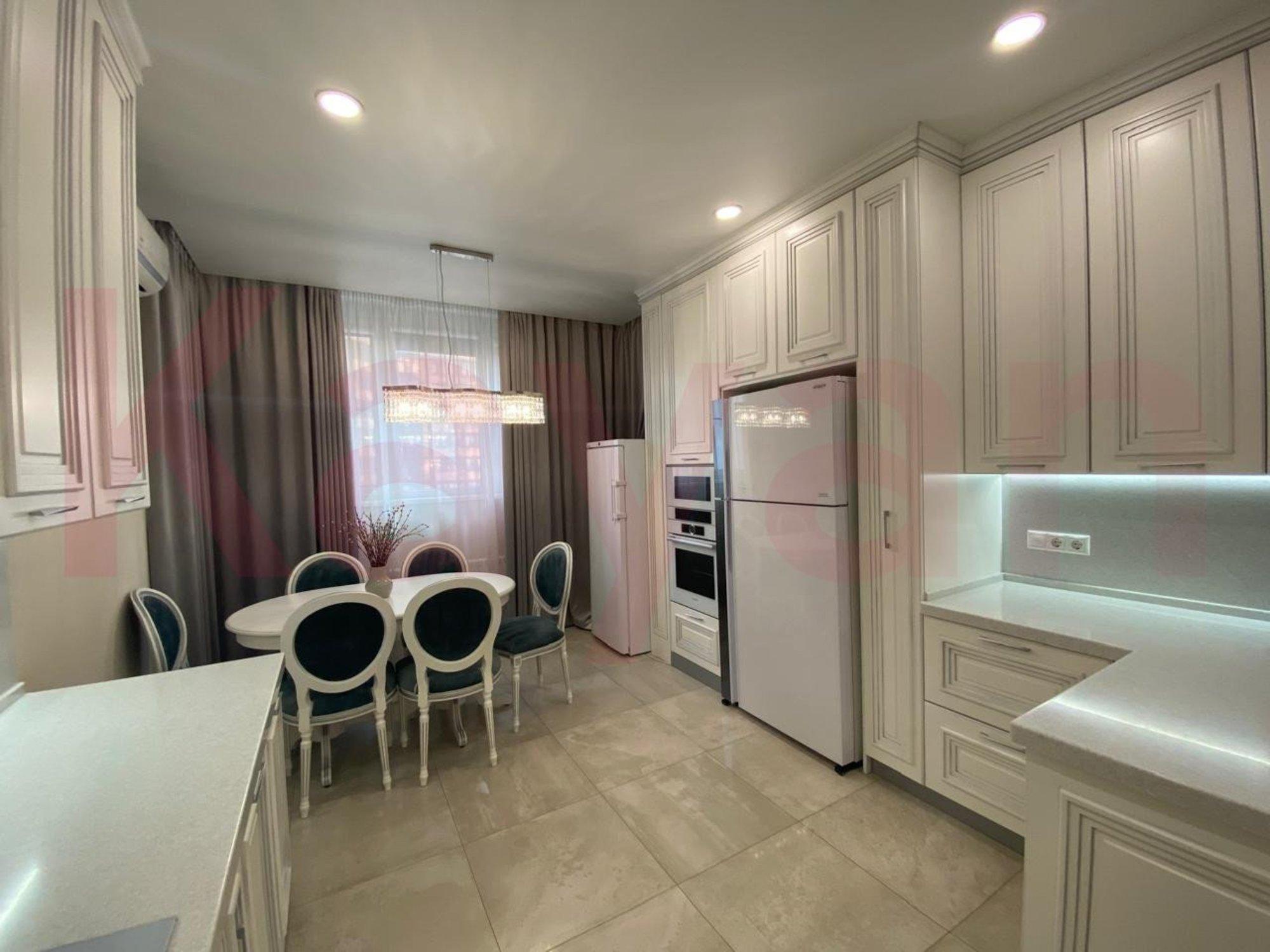 Сдать квартиру за 80 000 рублей на Октябрьская ул.