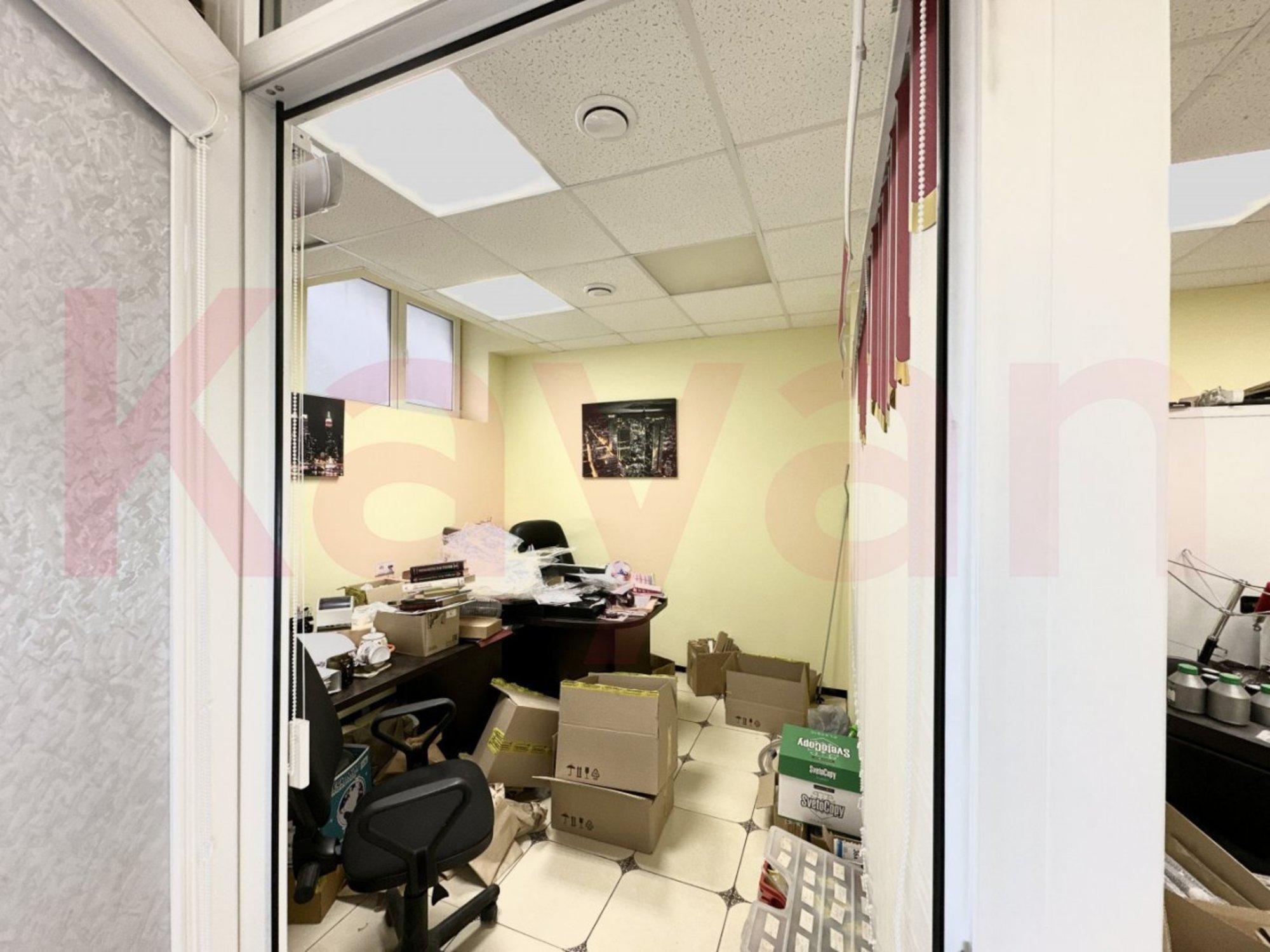 Купить офис, помещение под офис за 3 000 000 рублей на им. Селезнева ул.