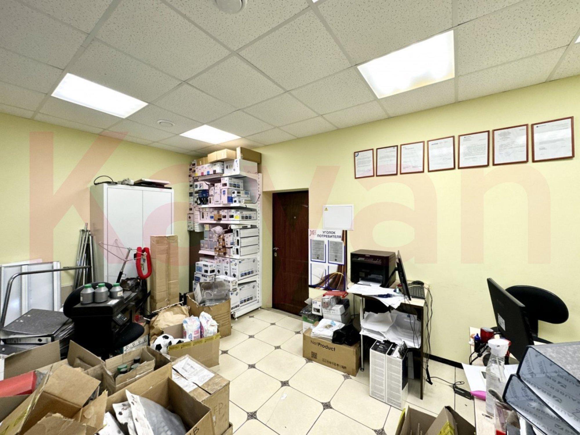 Купить офис, помещение под офис за 3 000 000 рублей на им. Селезнева ул.