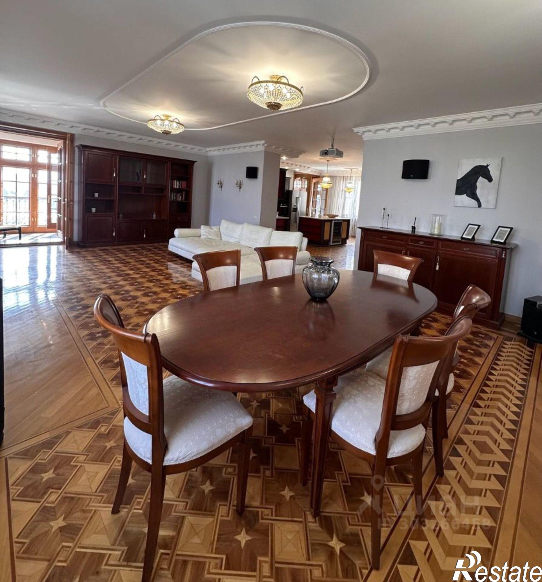 Сдать квартиру за 210 000 рублей на шоссе Нефтяников, 9/1