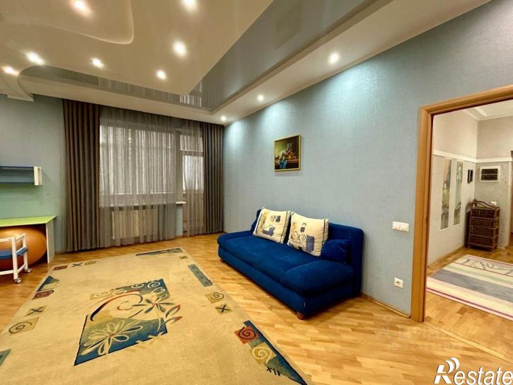 3-комн квартира улица Дзержинского, 8/2,  д. 8/2