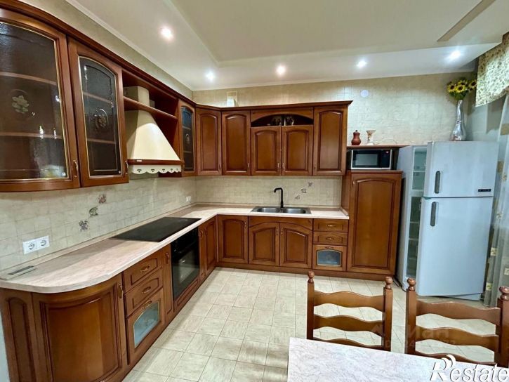 3-комн квартира улица Дзержинского, 8/2,  д. 8/2