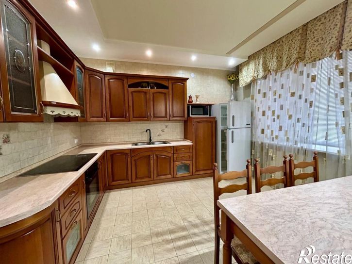 3-комн квартира улица Дзержинского, 8/2,  д. 8/2