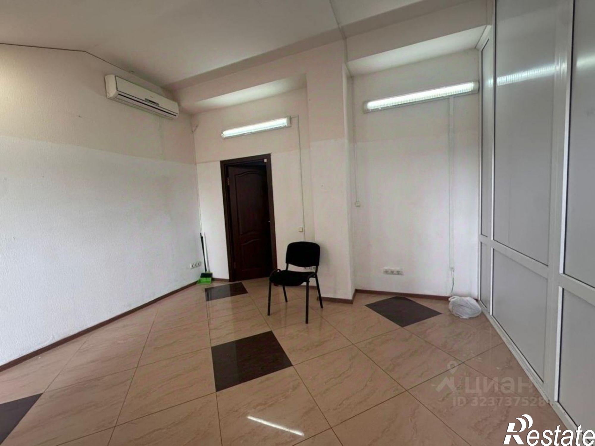 Сдать офис, помещение под офис за 25 000 рублей на улица Калинина, 13