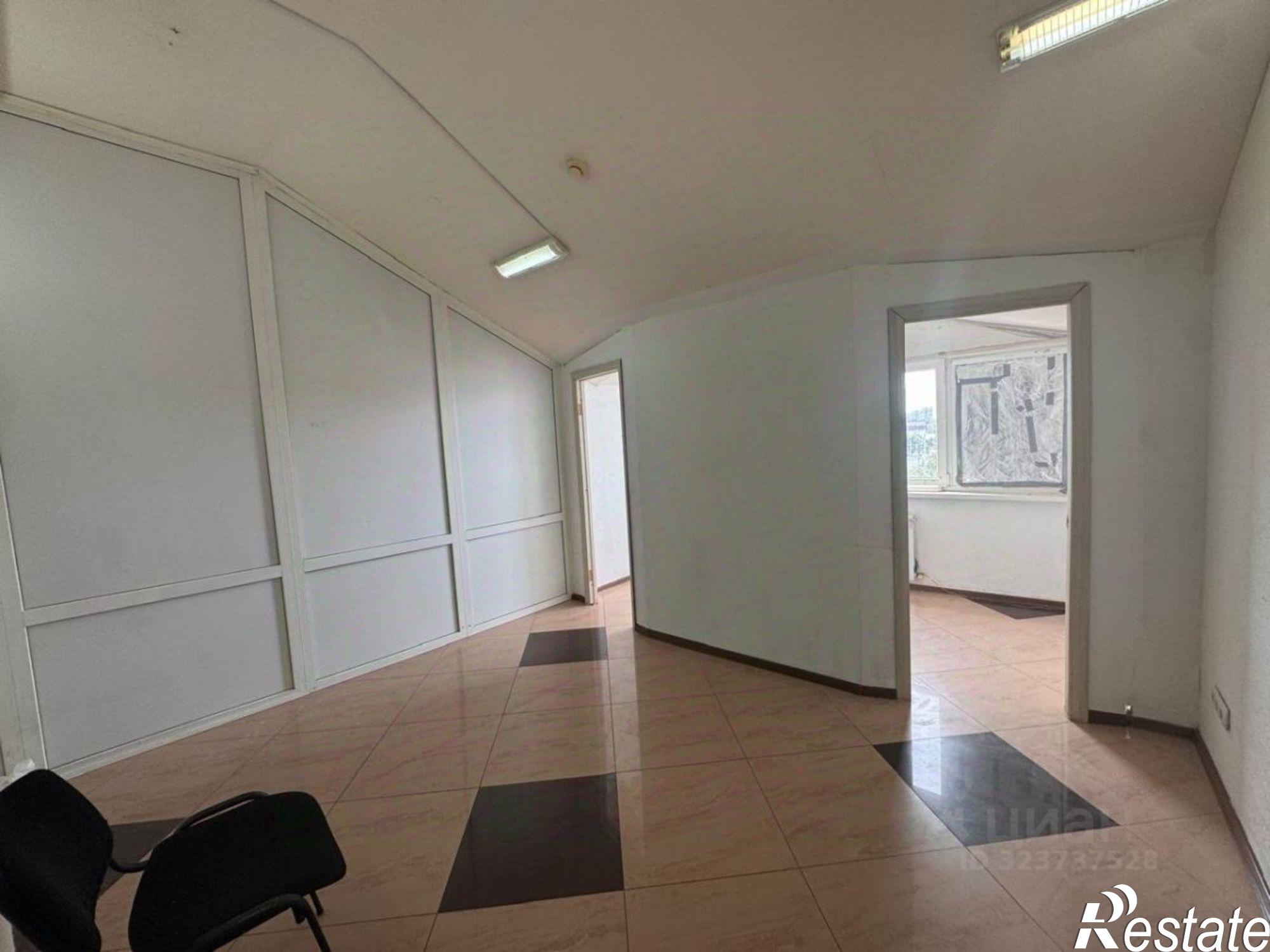 Сдать офис, помещение под офис за 25 000 рублей на улица Калинина, 13