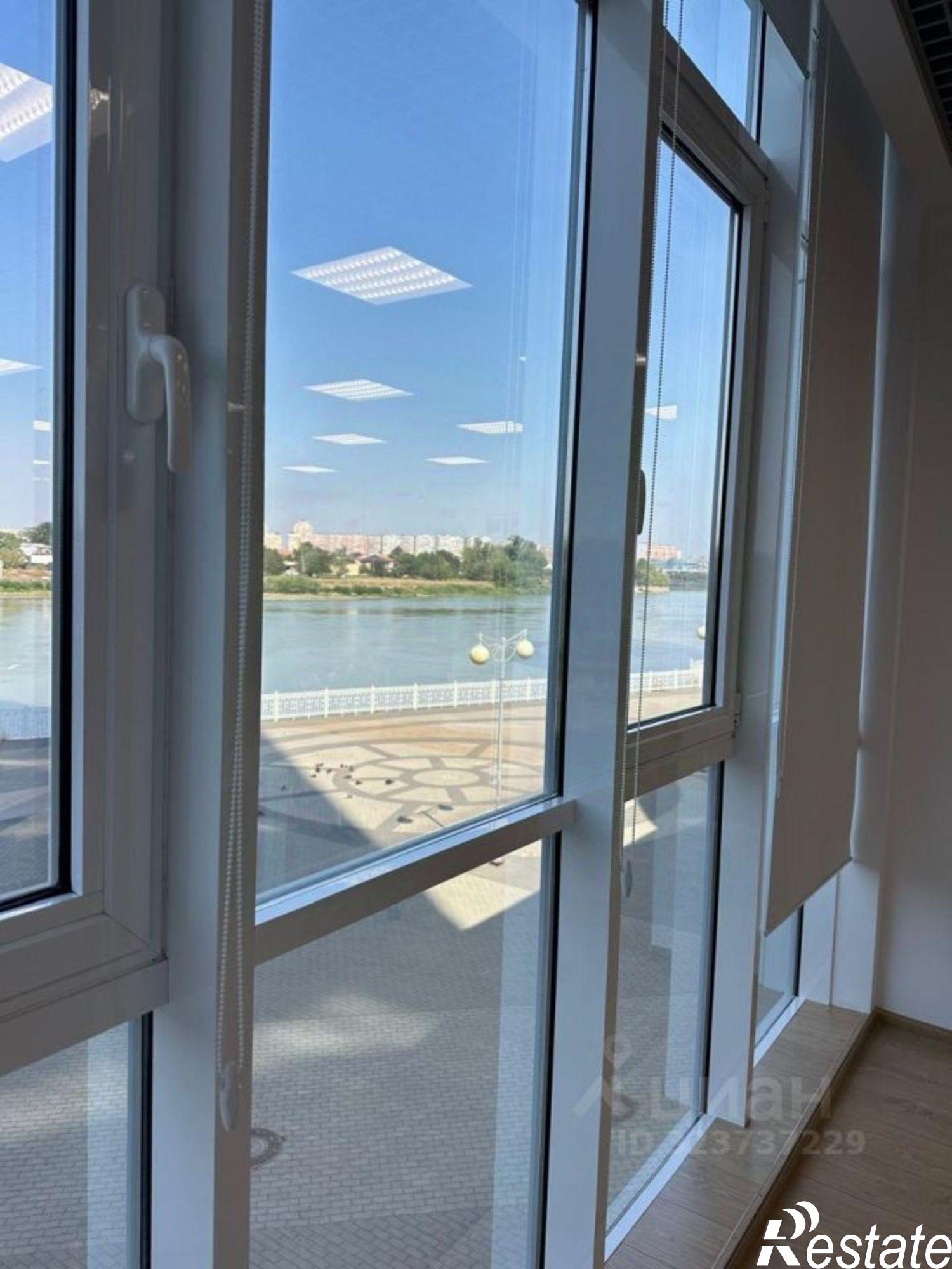 Купить офис, помещение под офис за 94 782 800 рублей на улица Кубанская Набережная, 37/1