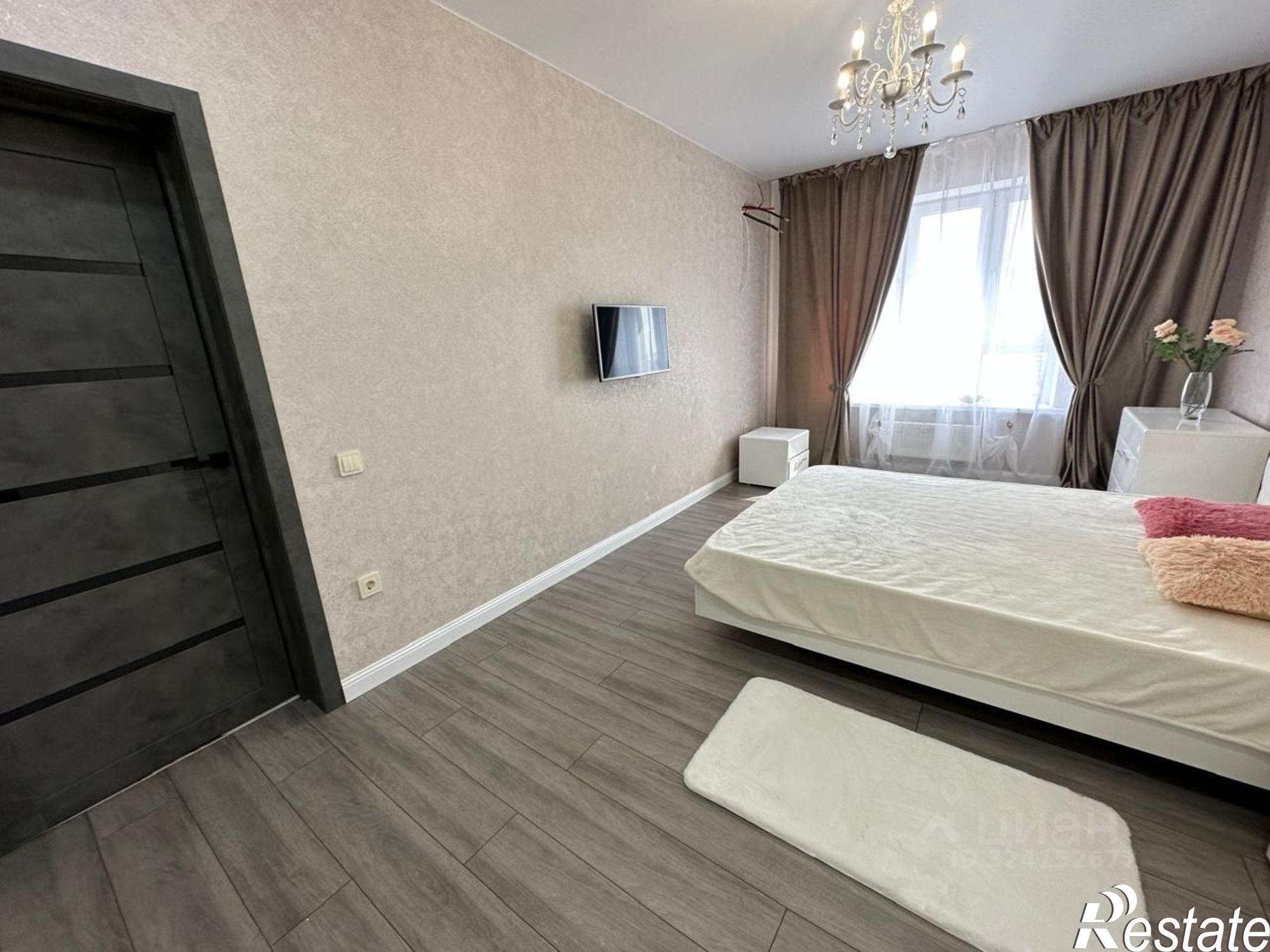 Сдать квартиру за 52 000 рублей на улица Григория Булгакова, 8к1