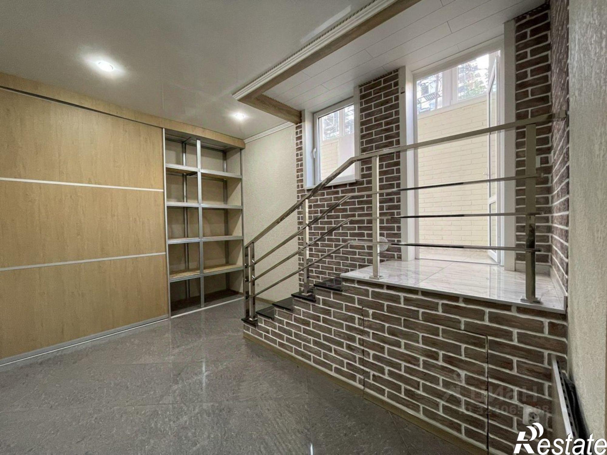 Купить торговое помещение за 10 500 100 рублей на ул Московская, 133 1