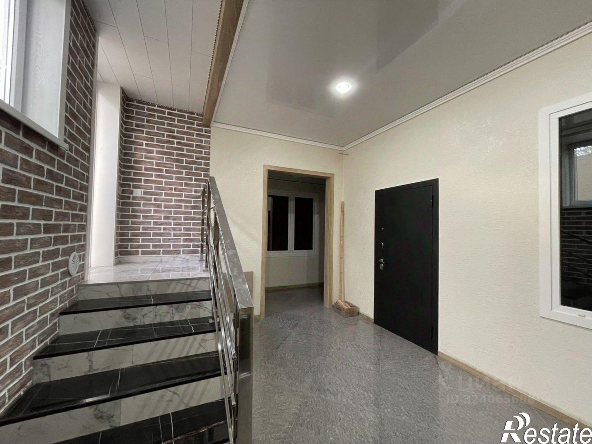 Купить торговое помещение за 10 500 100 рублей на ул Московская, 133 1