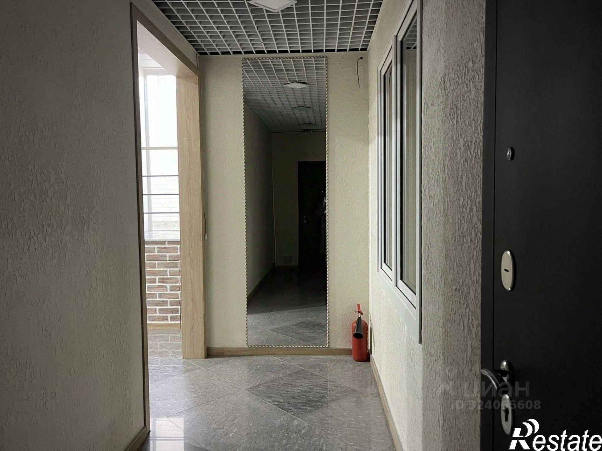 Купить торговое помещение за 10 500 100 рублей на ул Московская, 133 1