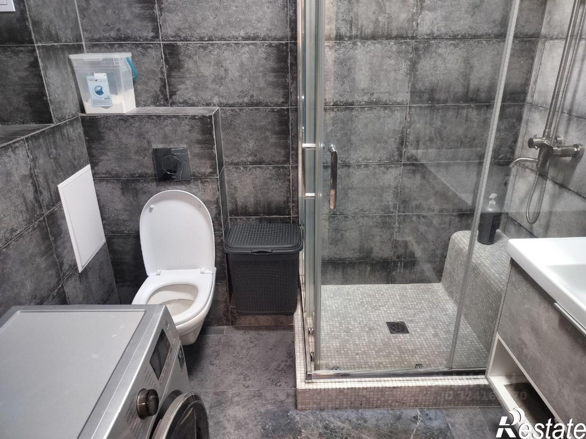 Сдать квартиру за 52 000 рублей на улица Декабристов, 59