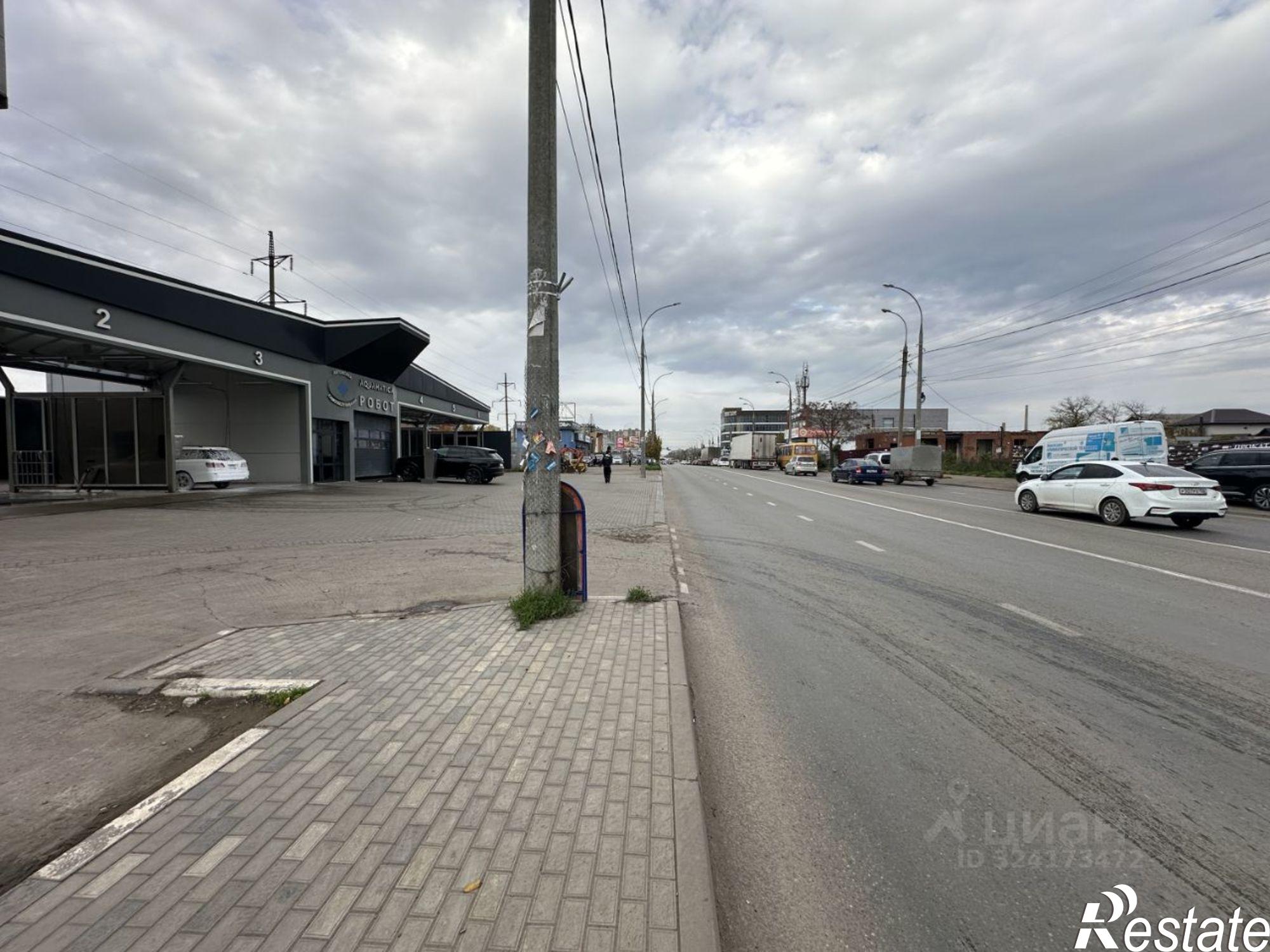 Купить торговое помещение за 45 000 000 рублей на ул Российская, 21