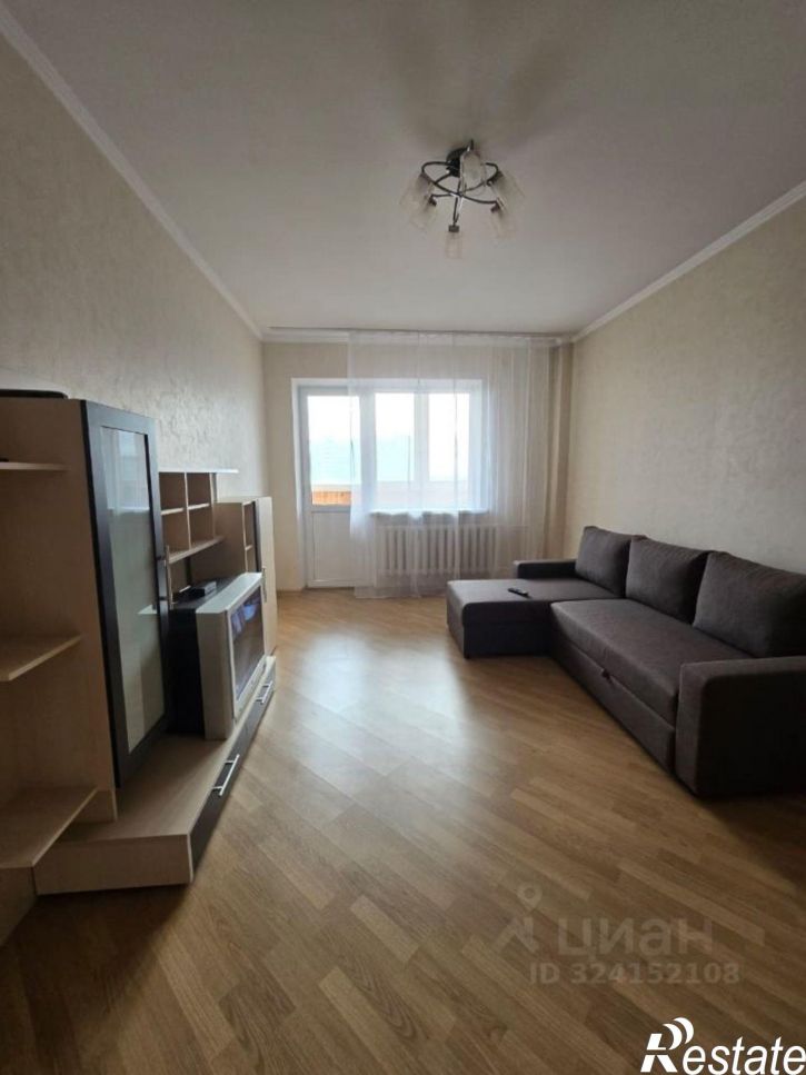 3-комн квартира пр-кт Чекистов, 42,  д. 42