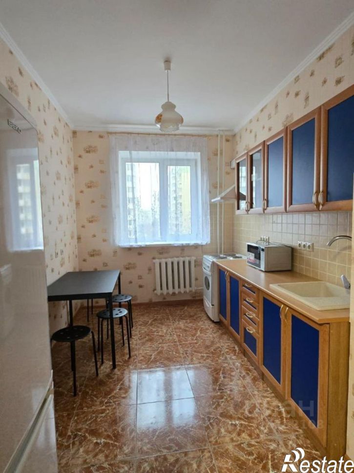 3-комн квартира пр-кт Чекистов, 42,  д. 42