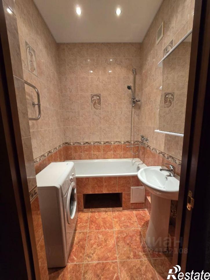 3-комн квартира пр-кт Чекистов, 42,  д. 42