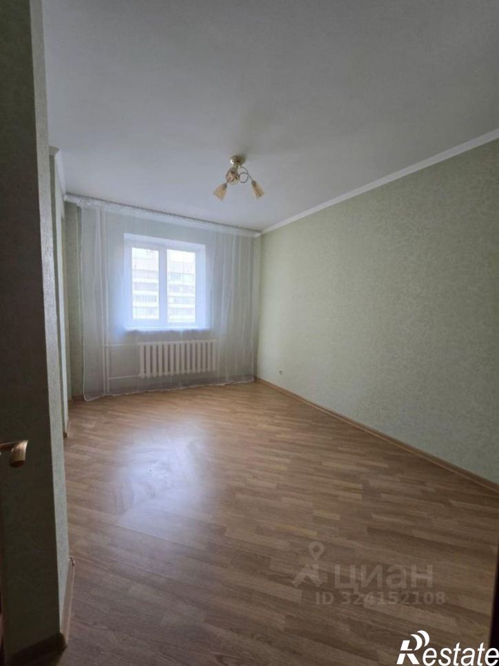 3-комн квартира пр-кт Чекистов, 42,  д. 42