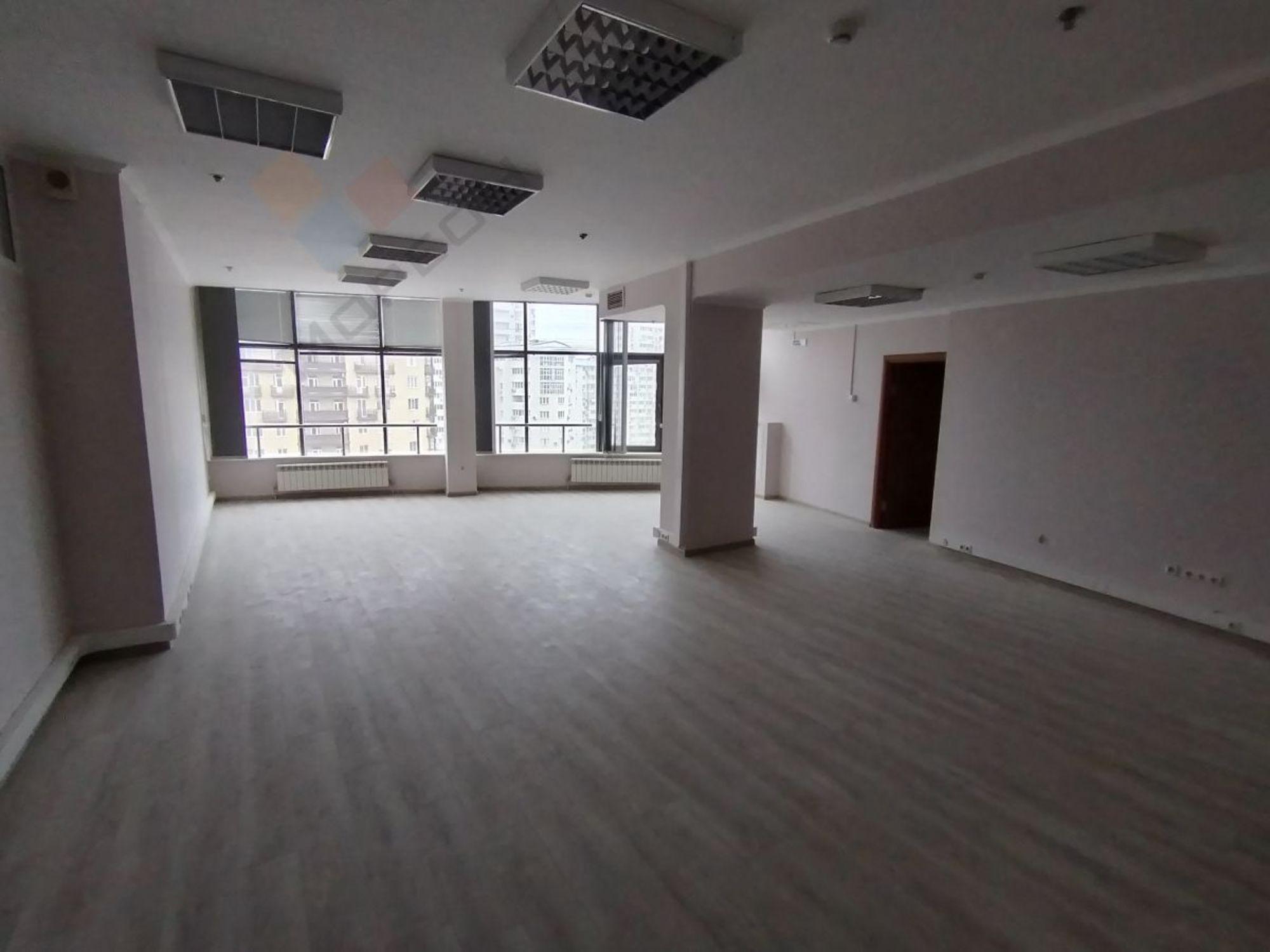 Сдать офис, помещение под офис за 700 000 рублей на Комсомольская ул, 13