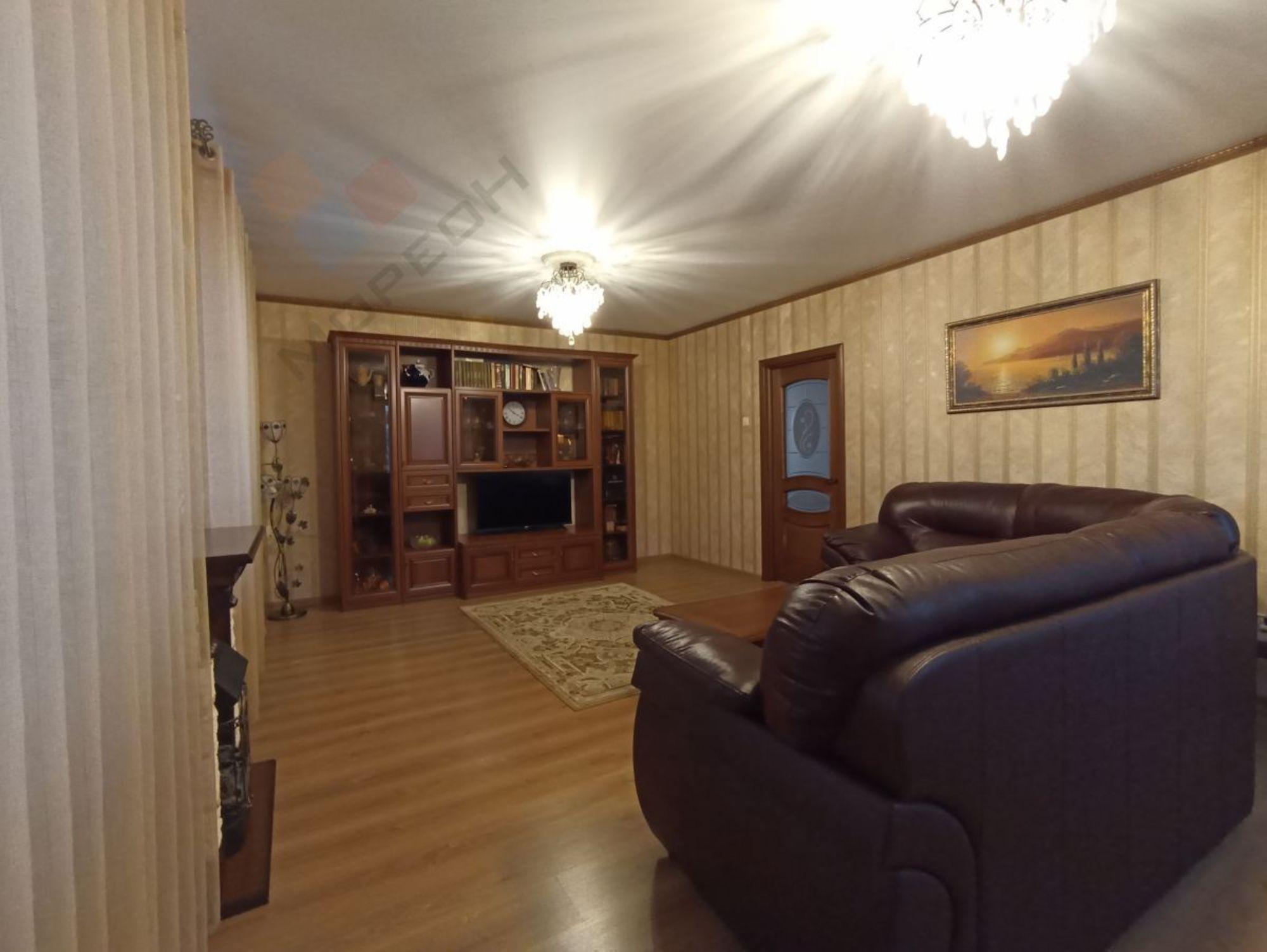 Купить дачу, дом, коттедж за 35 000 000 рублей на им. Крупской ул, 80