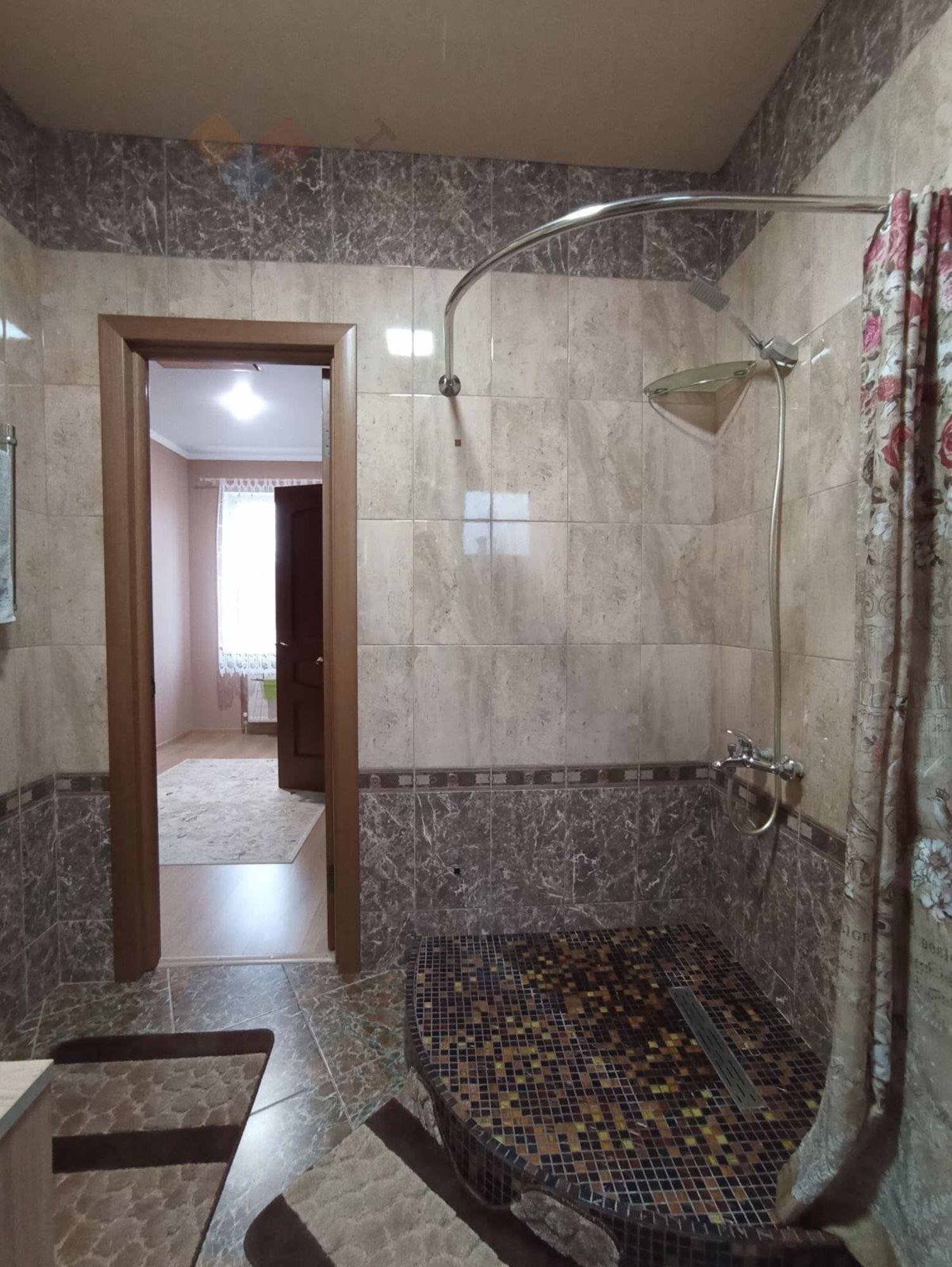 Купить дачу, дом, коттедж за 35 000 000 рублей на им. Крупской ул, 80