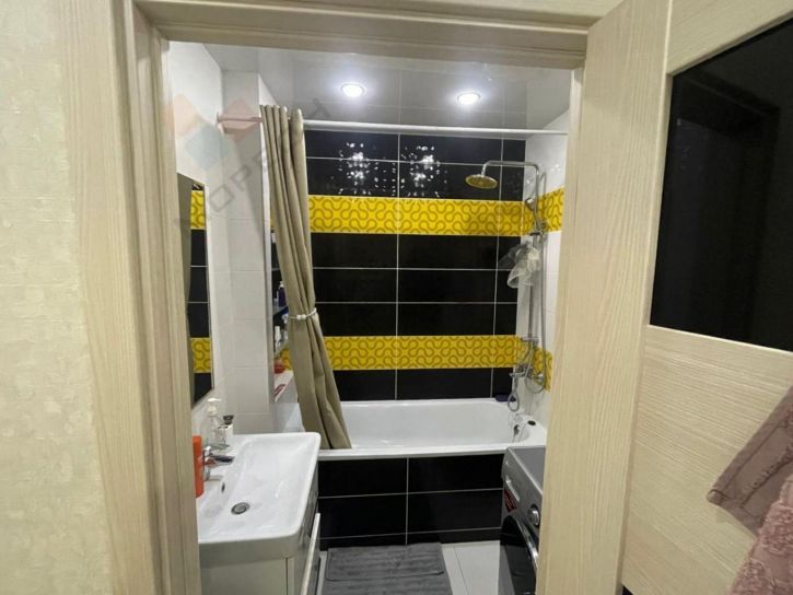 2-комн квартира Героя Сарабеева ул, 7