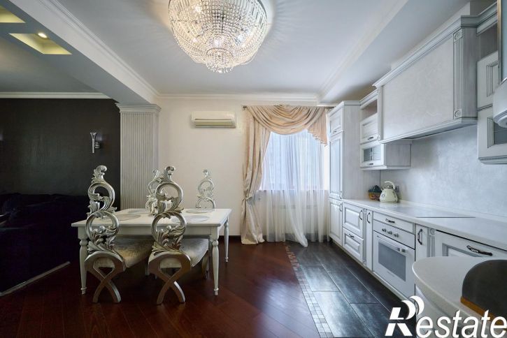 3-комн квартира Чекистов проспект, 42