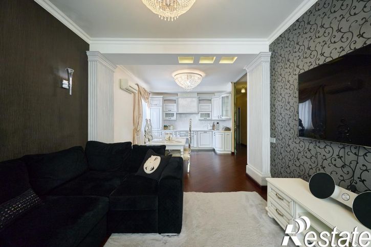 3-комн квартира Чекистов проспект, 42