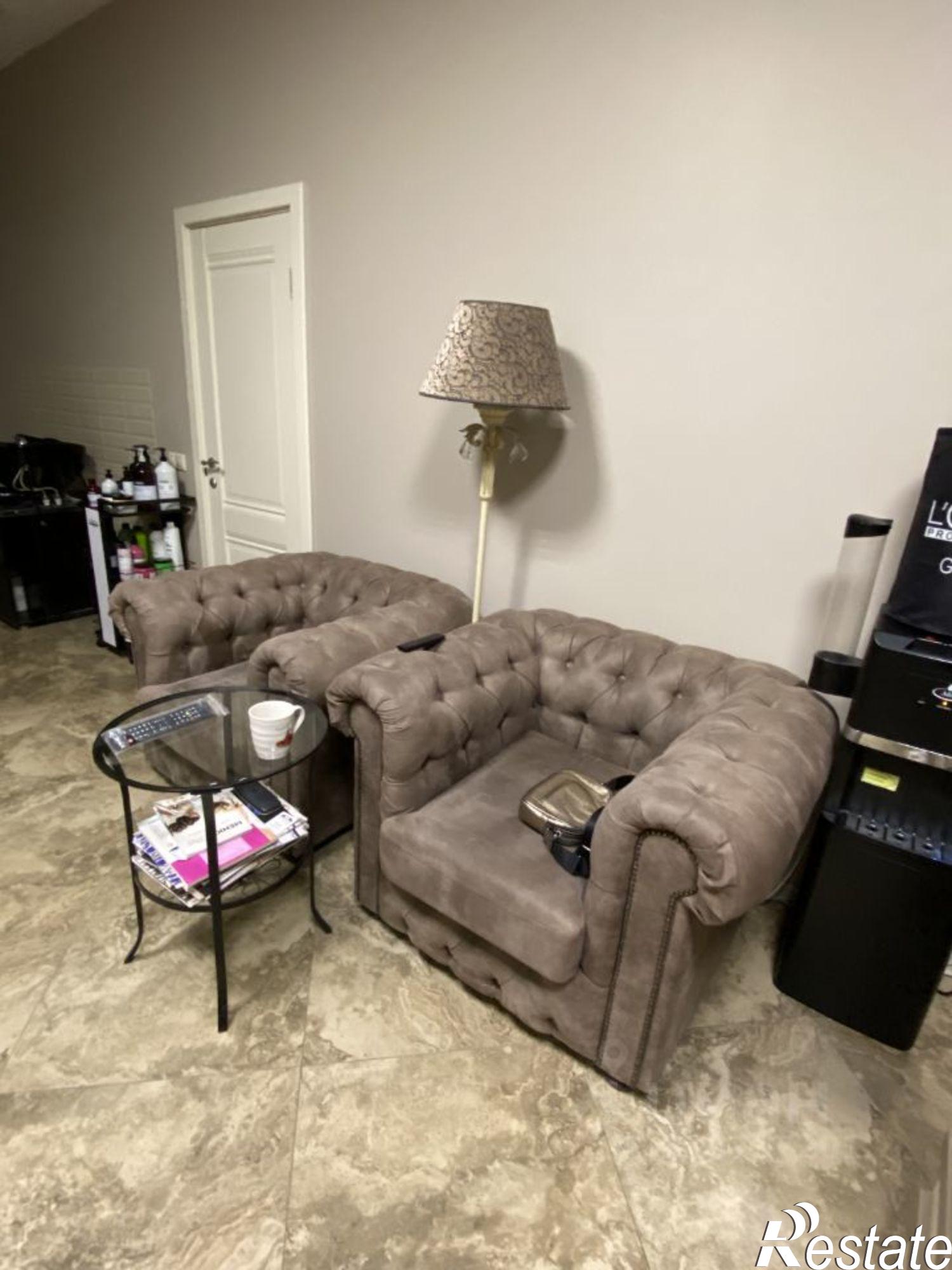 Сдать офис, помещение под офис за 10 000 рублей на ул Питерская, 18