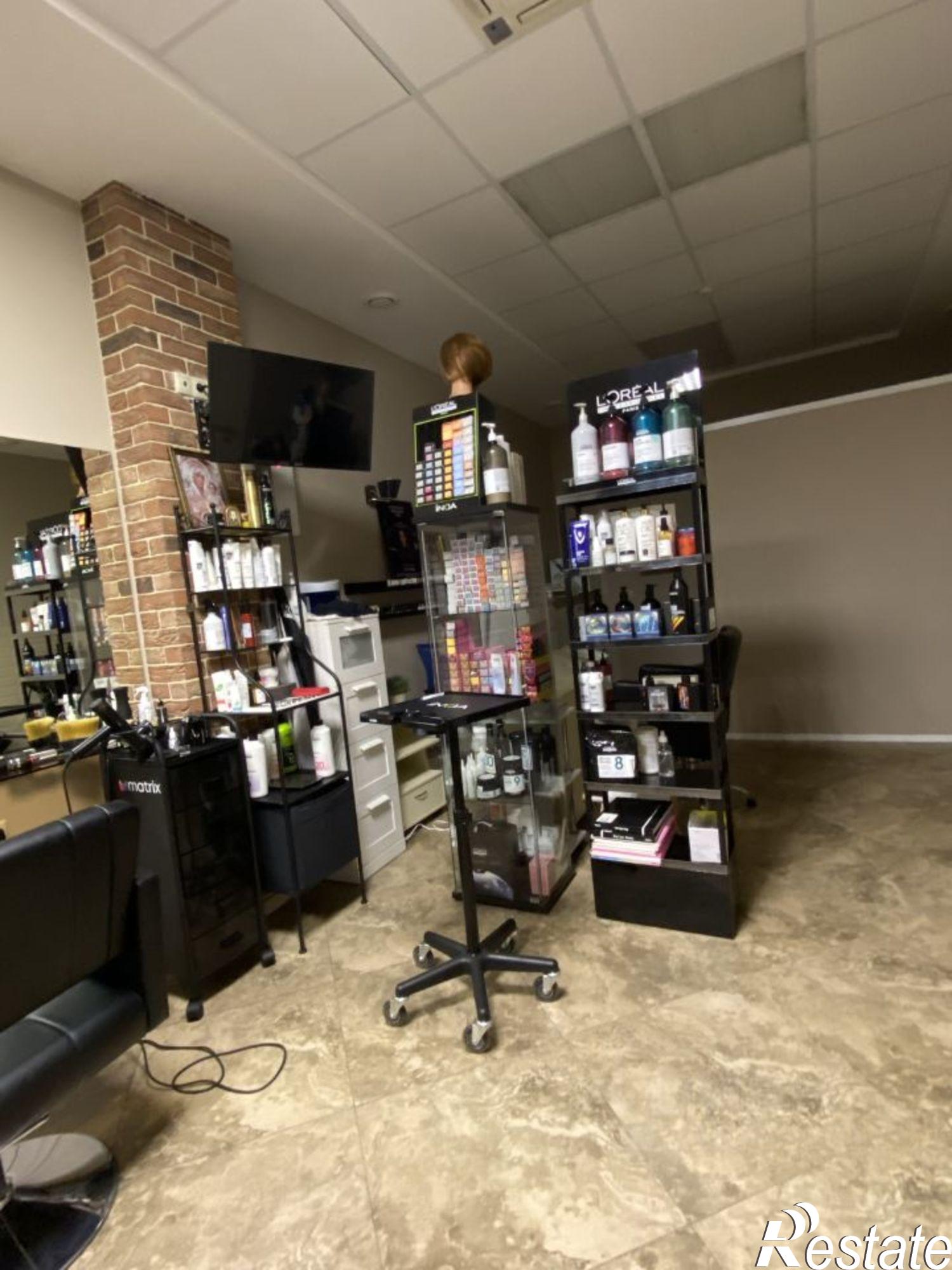 Сдать офис, помещение под офис за 10 000 рублей на ул Питерская, 18