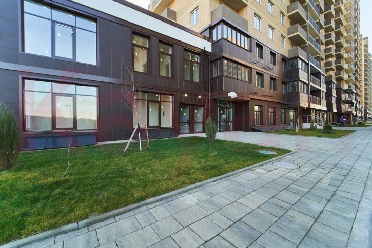 3-комн квартира им. Героя Ростовского ул.