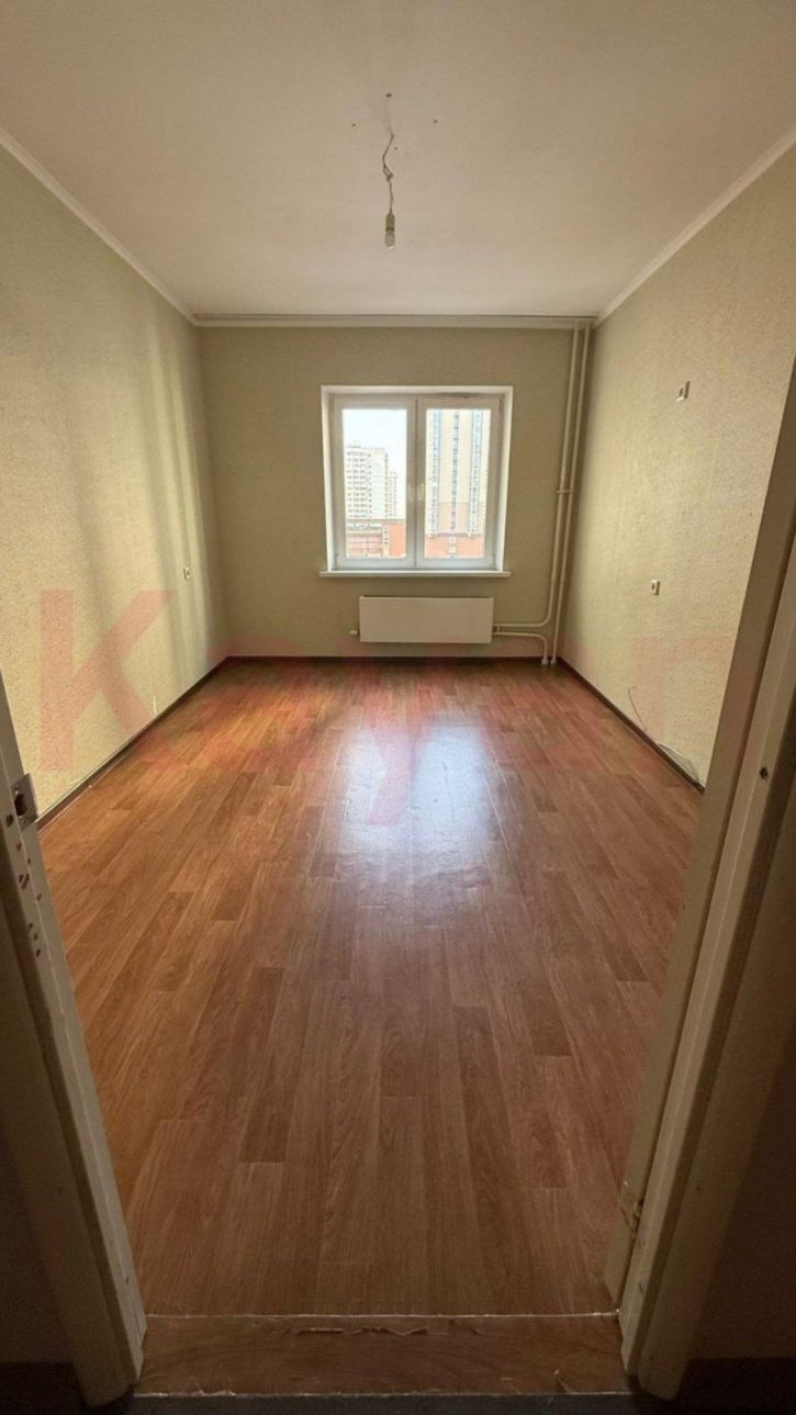 3-комн квартира Зиповская ул.