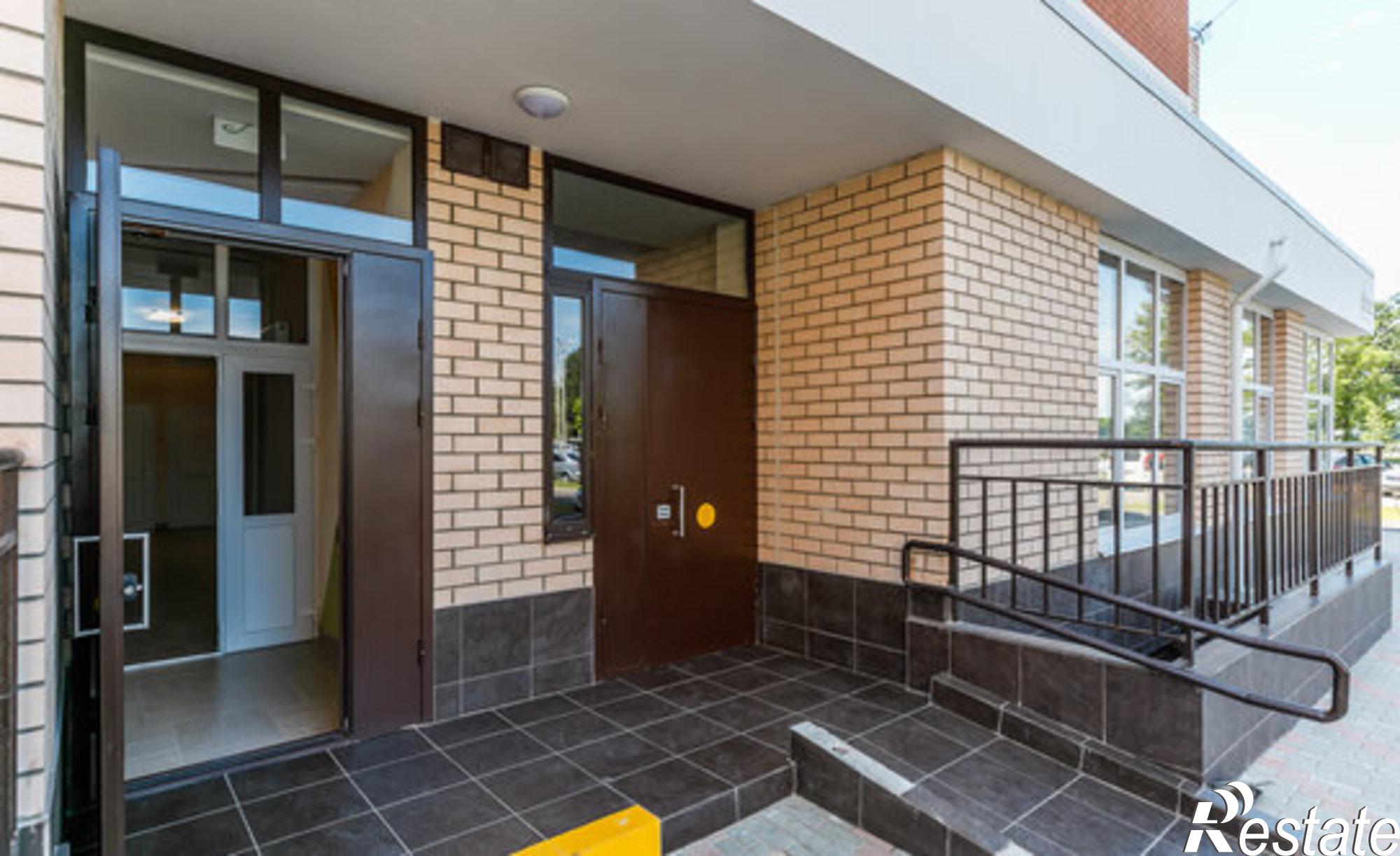 Купить квартиру за 3 800 000 рублей на ул Западный Обход, 42/4 1