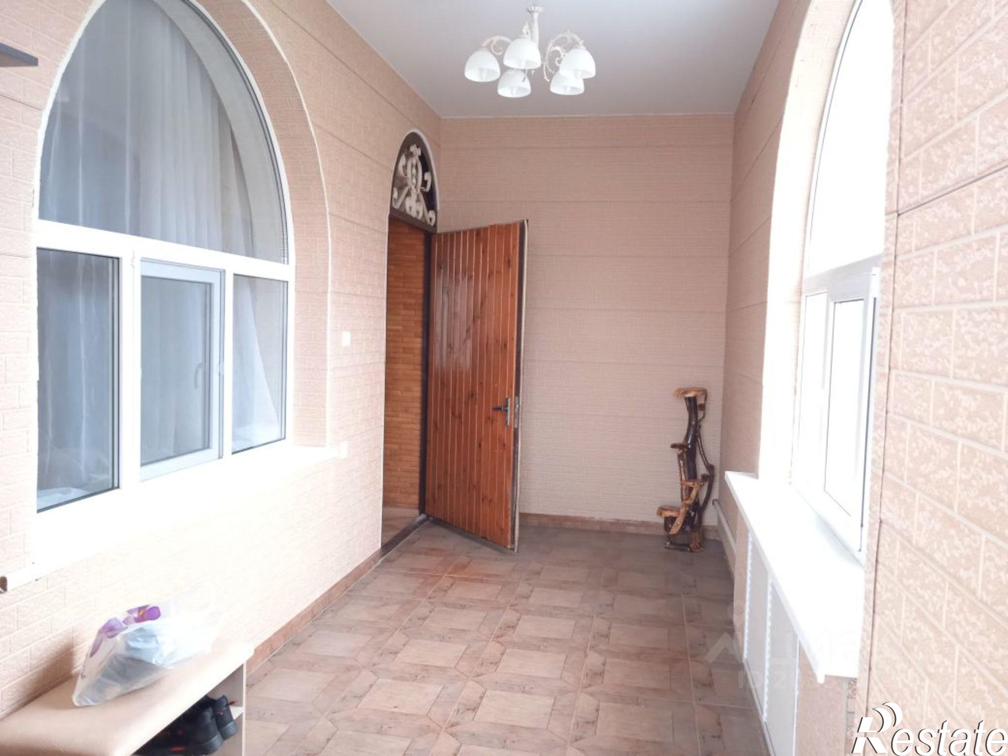 Сдать дачу, дом, коттедж за 110 000 рублей на ул КИМ, 38