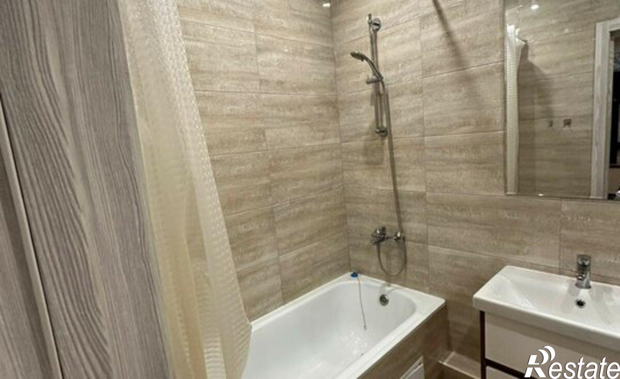 Купить квартиру за 5 100 000 рублей на улица Цезаря Куникова, 24 к2