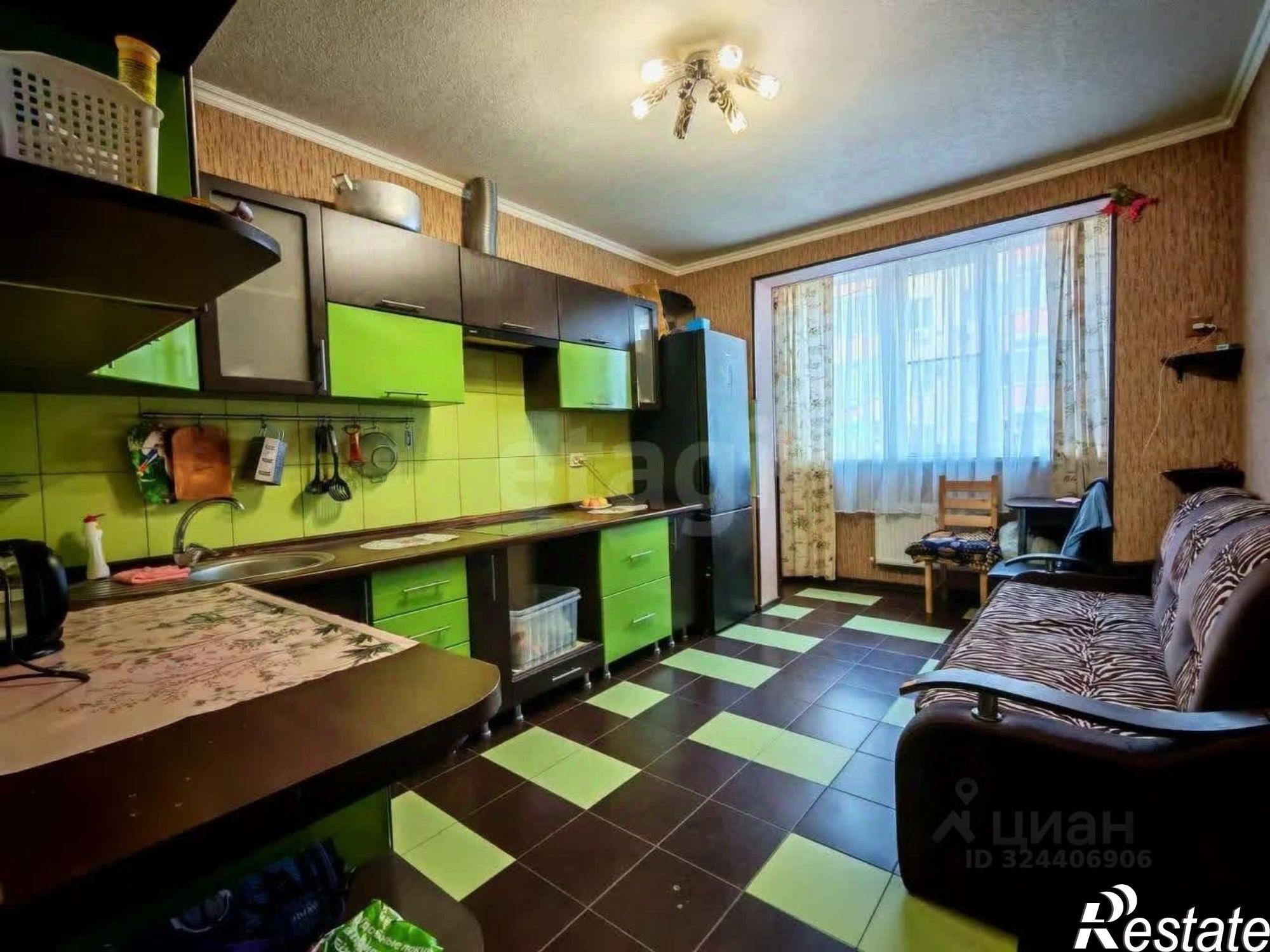 Купить квартиру за 4 000 000 рублей на Тепличная улица, 104