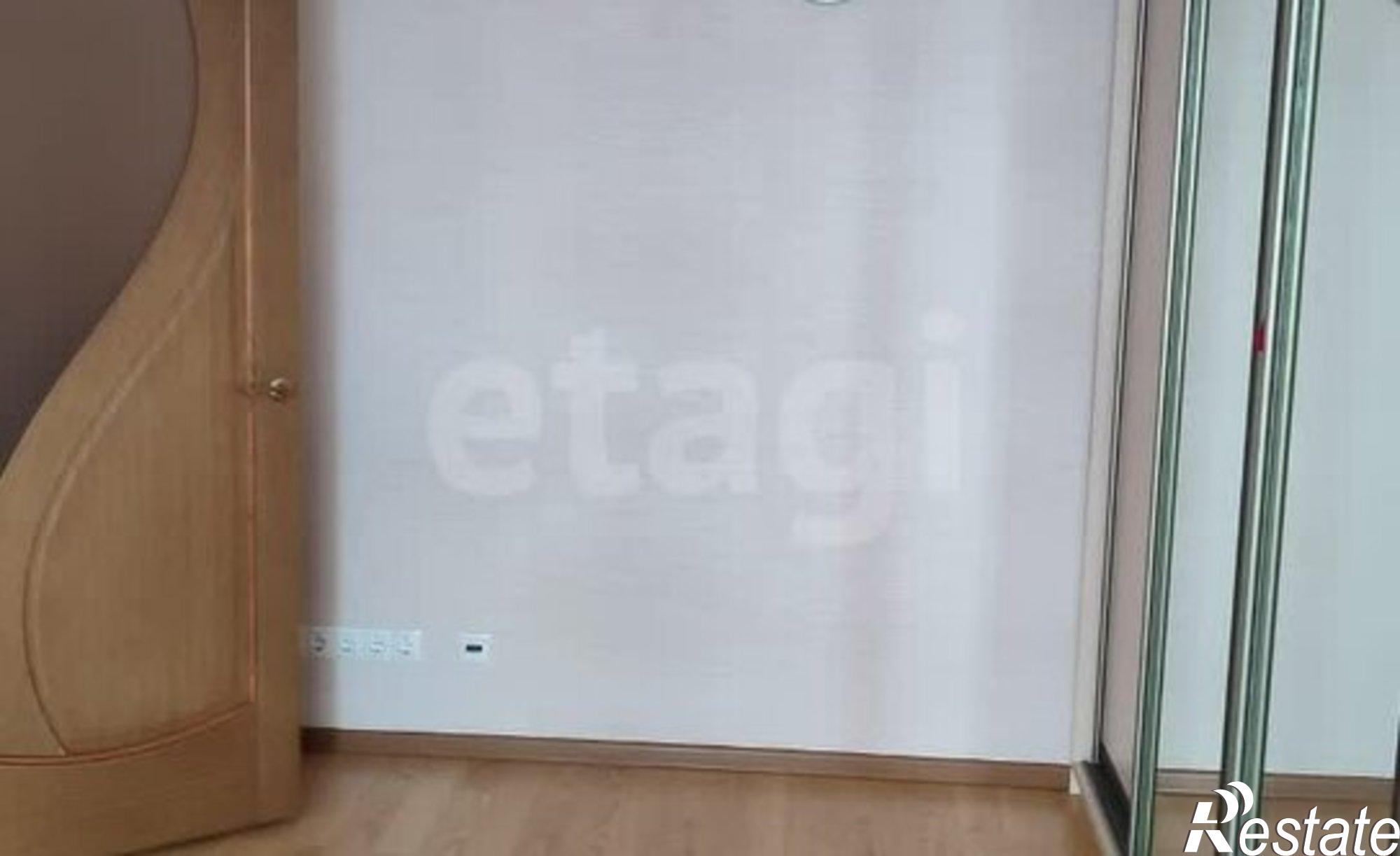 Купить квартиру за 3 300 000 рублей на Елецкая улица, 18