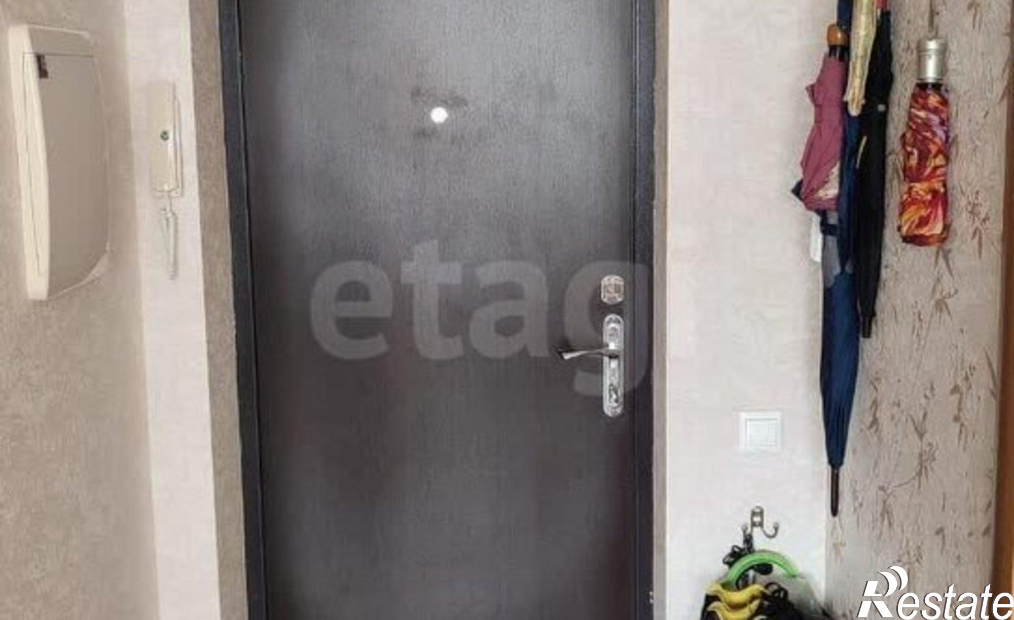 Купить квартиру за 3 300 000 рублей на Елецкая улица, 18