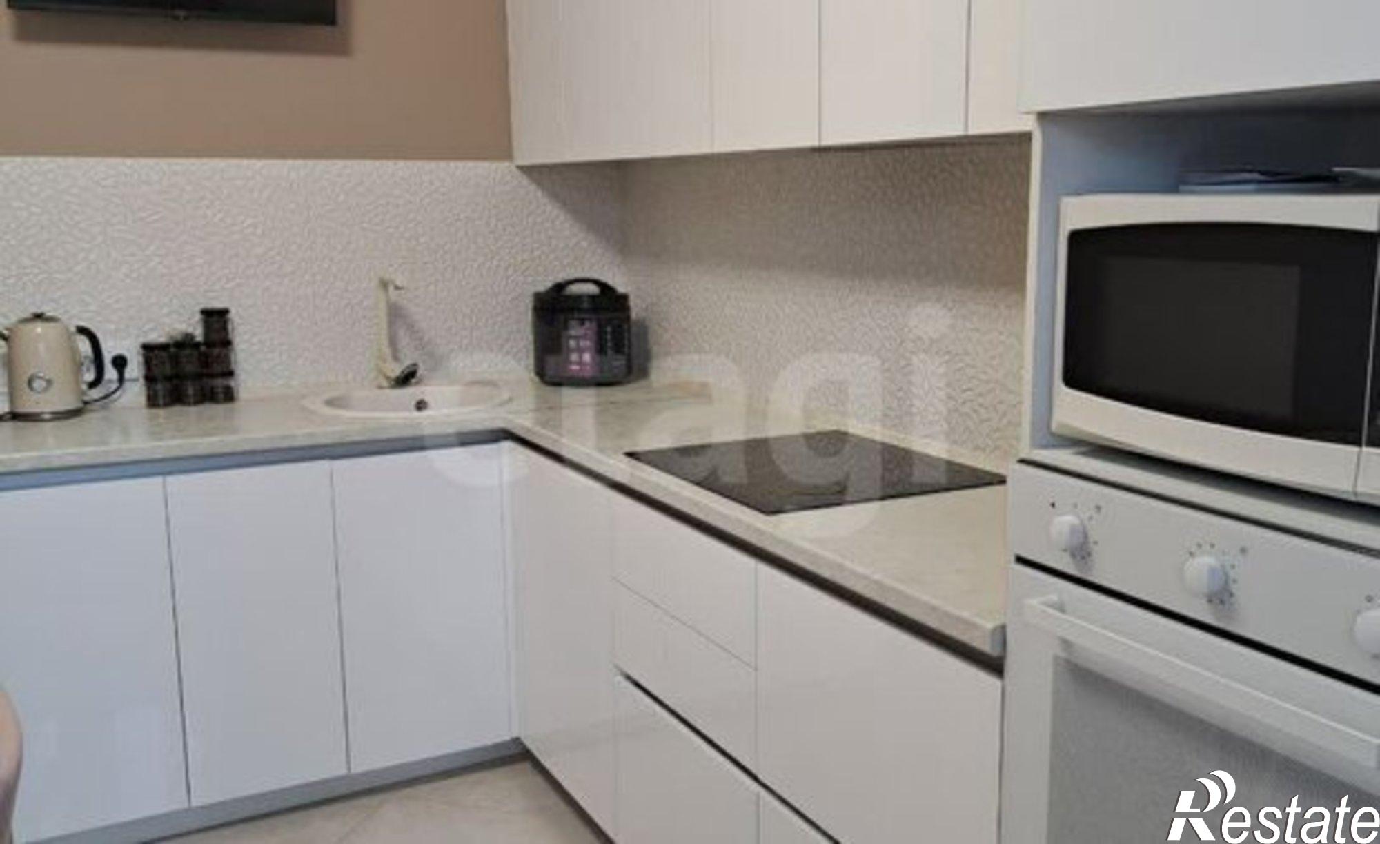 Купить квартиру за 7 800 000 рублей на ул Российская, 267 2