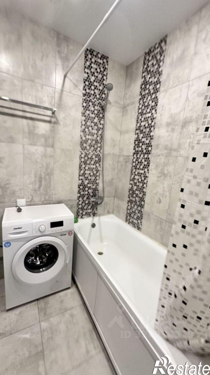 2-комн квартира улица имени Константина Гондаря, 99,  д. 99