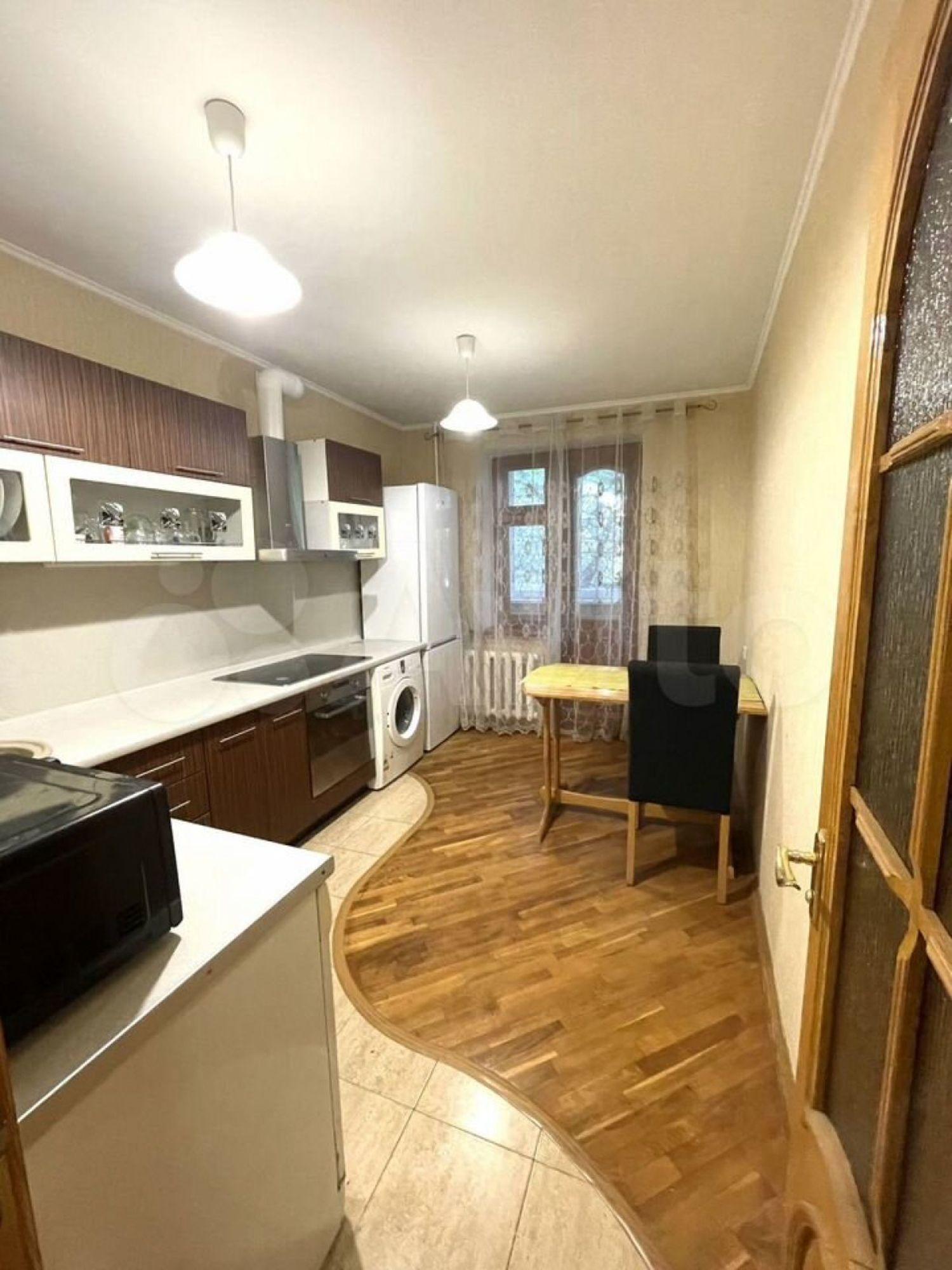 Купить квартиру за 10 300 000 рублей на Чекистов пр-кт, 42