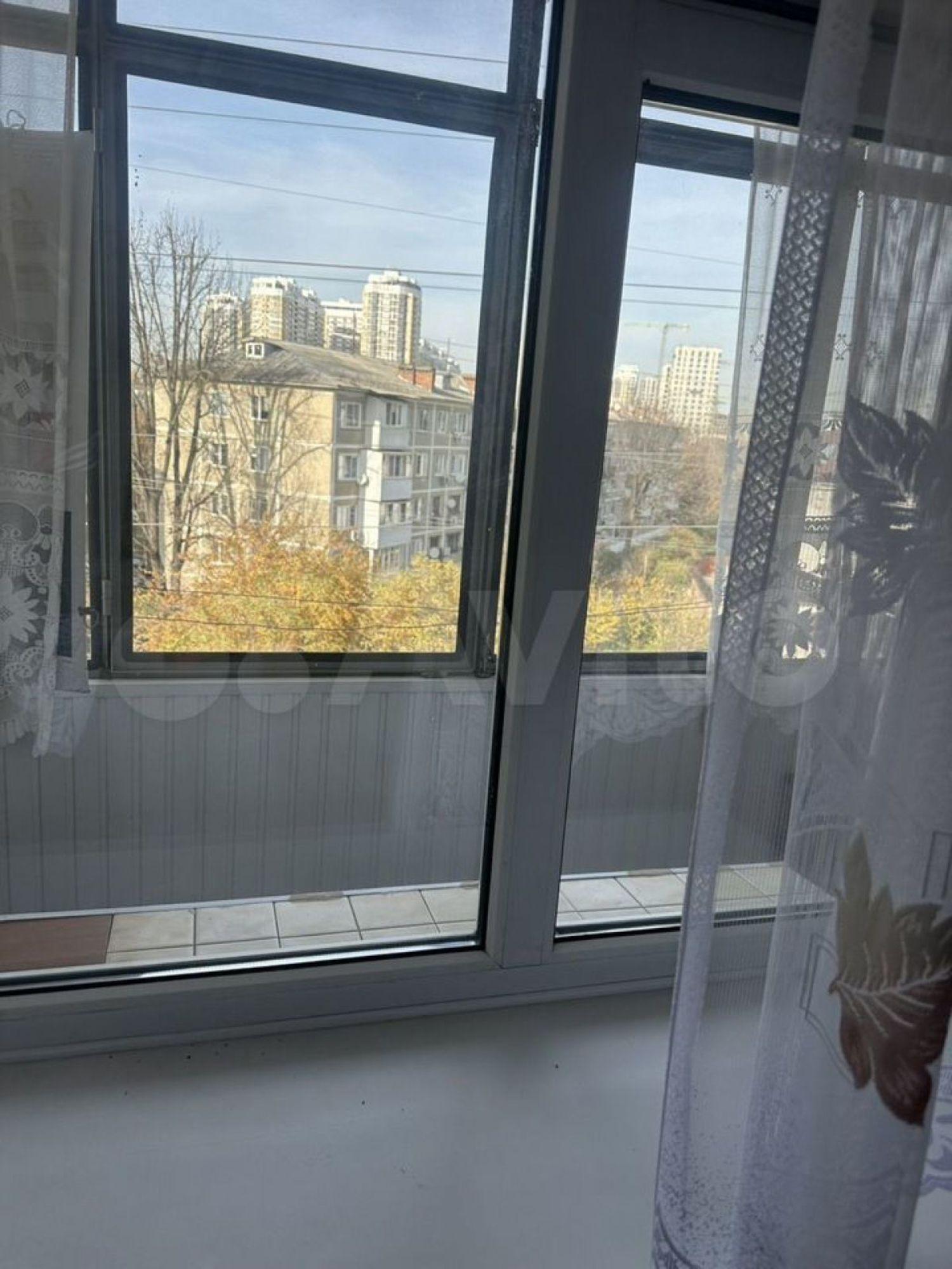 Купить квартиру за 3 100 000 рублей на Селезнёва ул, 202