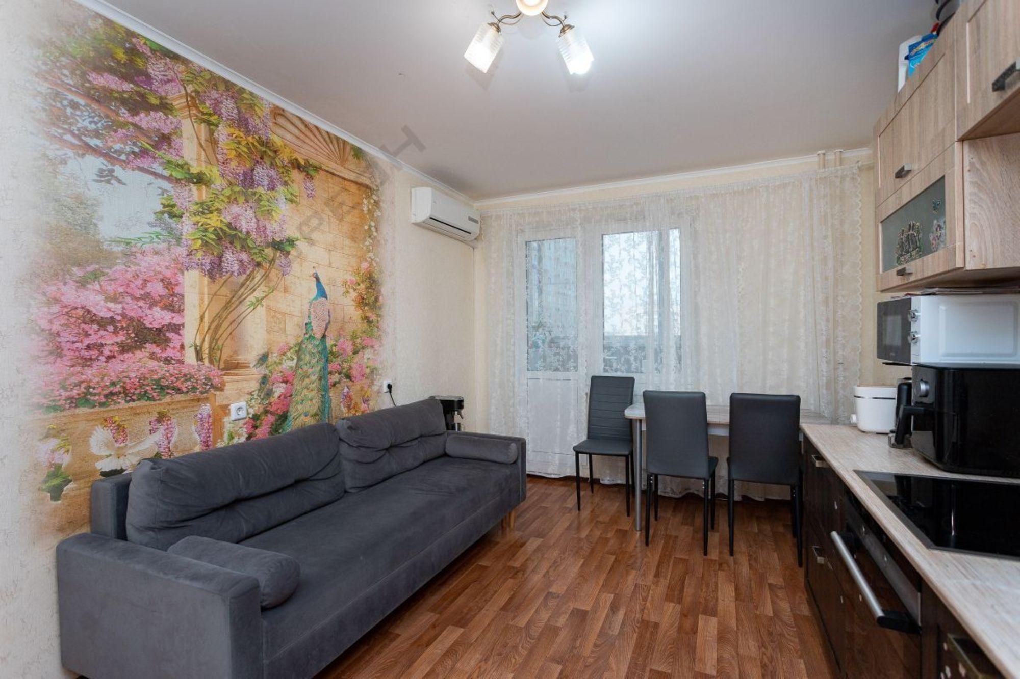 Купить квартиру за 9 800 000 рублей на Зиповская ул, 48