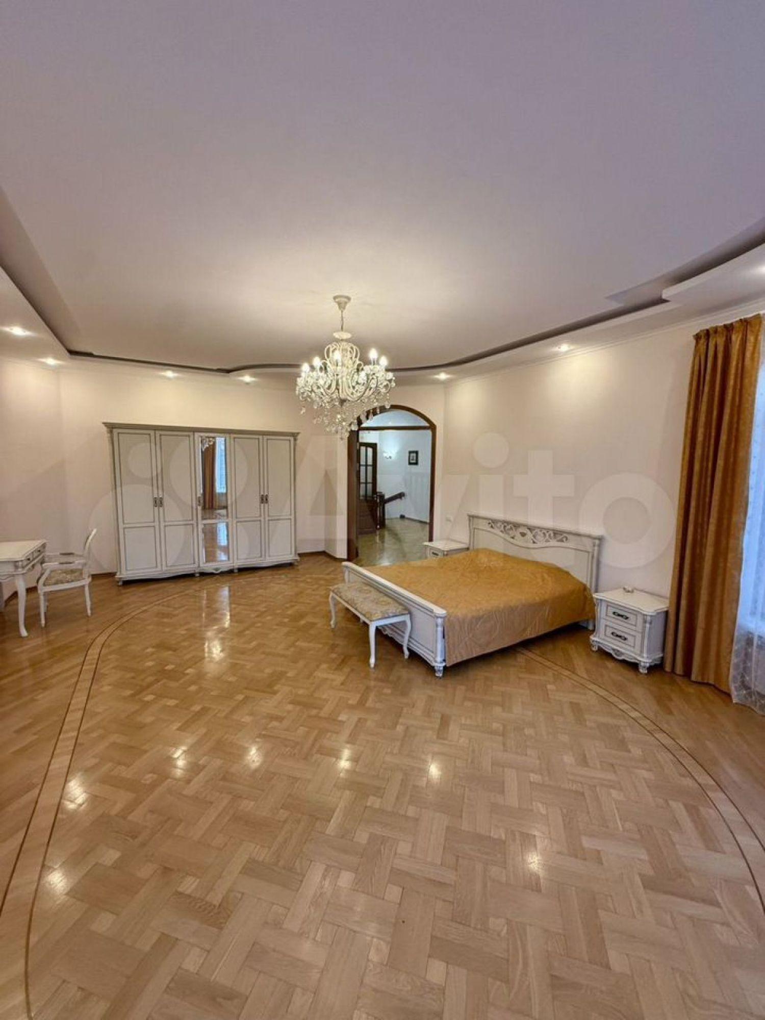 Купить дачу, дом, коттедж за 60 000 000 рублей на Красных Партизан пр-д, 4