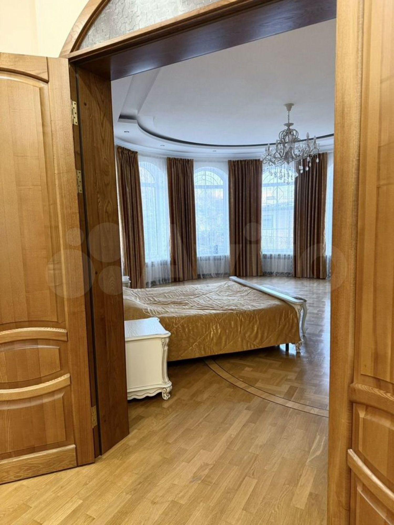 Купить дачу, дом, коттедж за 60 000 000 рублей на Красных Партизан пр-д, 4