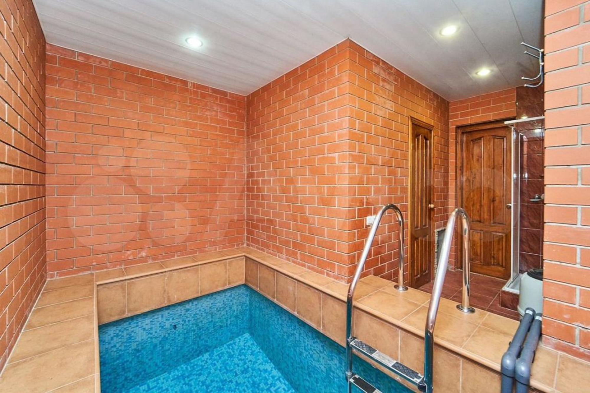 Купить дачу, дом, коттедж за 19 500 000 рублей на Академика Губкина ул, 129