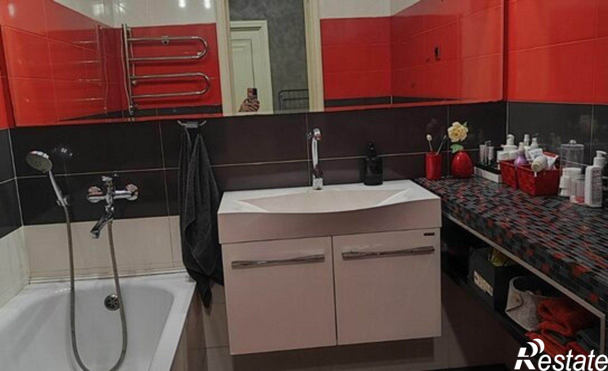 Купить квартиру за 9 350 000 рублей на ул Автолюбителей, 52/3