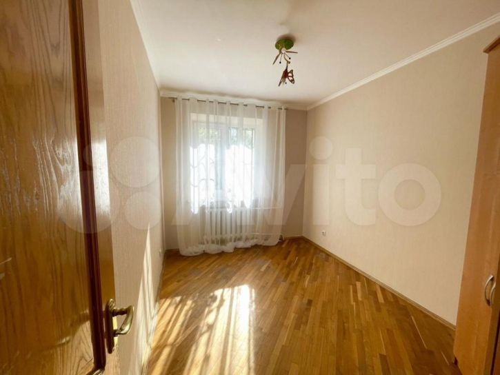 3-комн квартира Чекистов пр-кт, 42