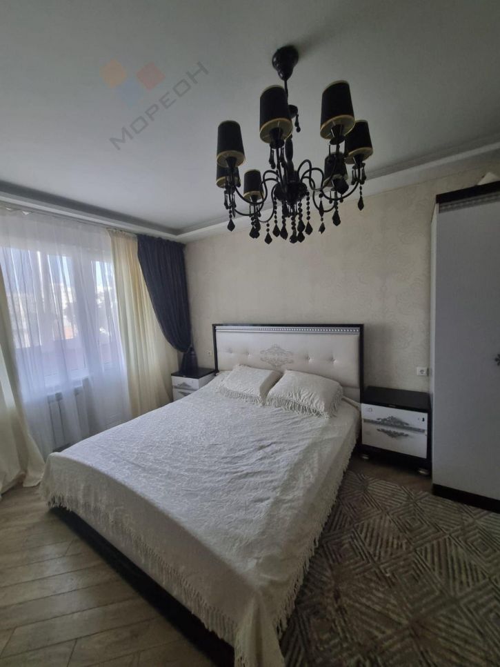 3-комн квартира Чекистов пр-кт, 21