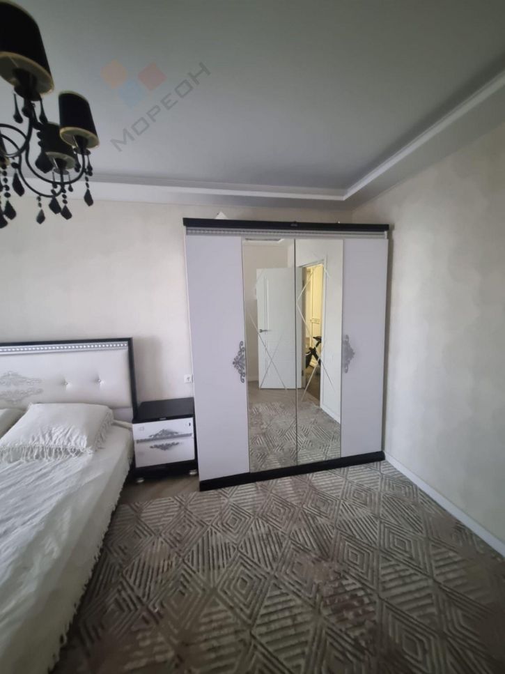 3-комн квартира Чекистов пр-кт, 21