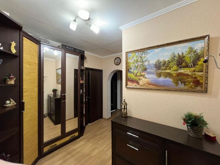 2-комн квартира Калинина ул, 13/ к60